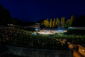 Παράσταση-Ιαχές-του-Χρήστου-Στέργιογλου-και-του-Αλέξανδρου-Δράκου-Κτιστάκη-στο-Teatro-Verde_Photo_Andrea-Avezzù.-Courtesy-La-Biennale-di-Venezia_10.jpg